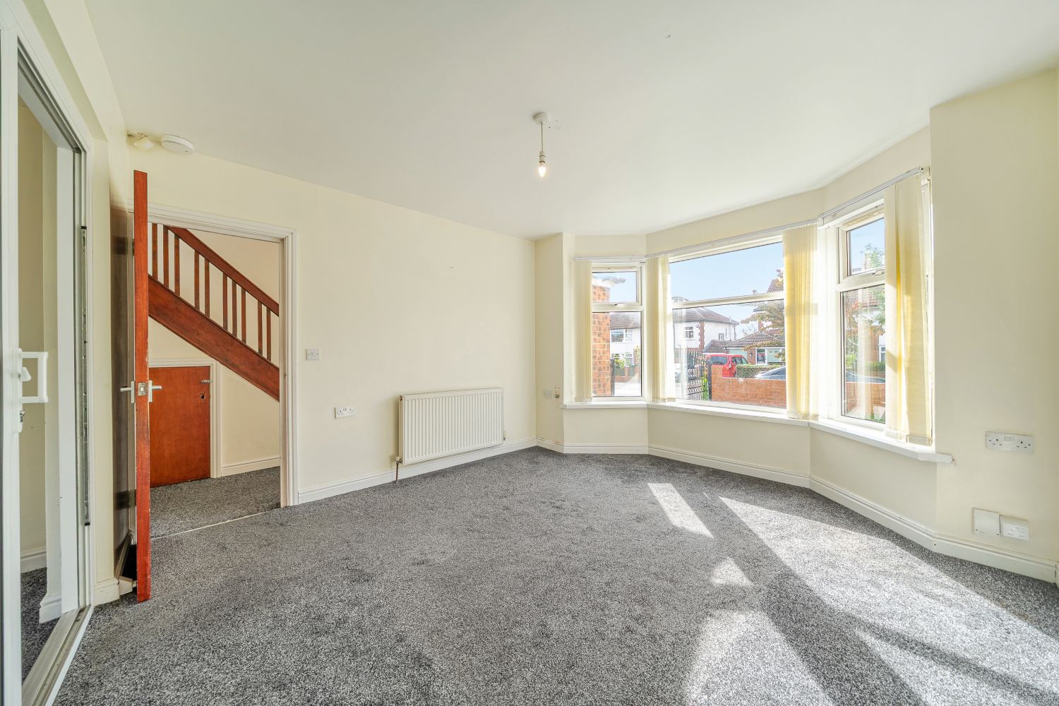STAINBURN CRESCENT, LEEDS, WEST YORKSHIRE, LS17, photo 2