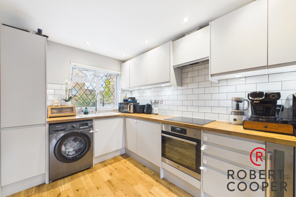 Wheatsheaf Close, Northolt, UB5, photo 2