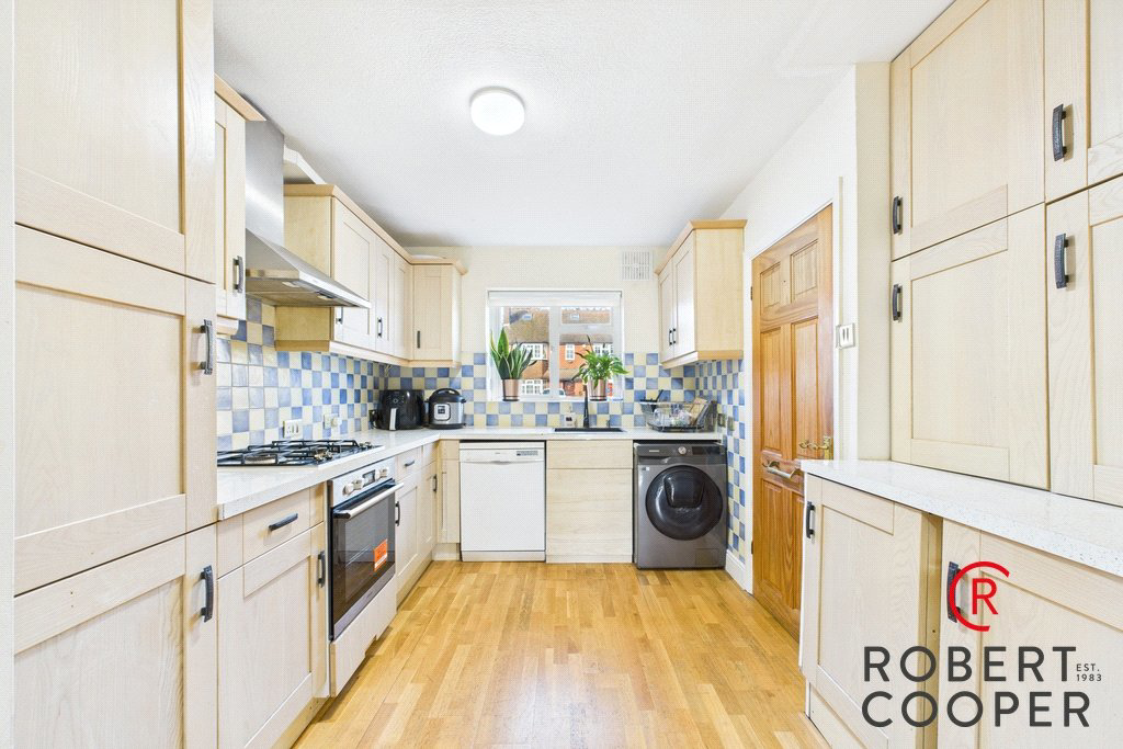 Woodlands Avenue, Eastcote, HA4, photo 3
