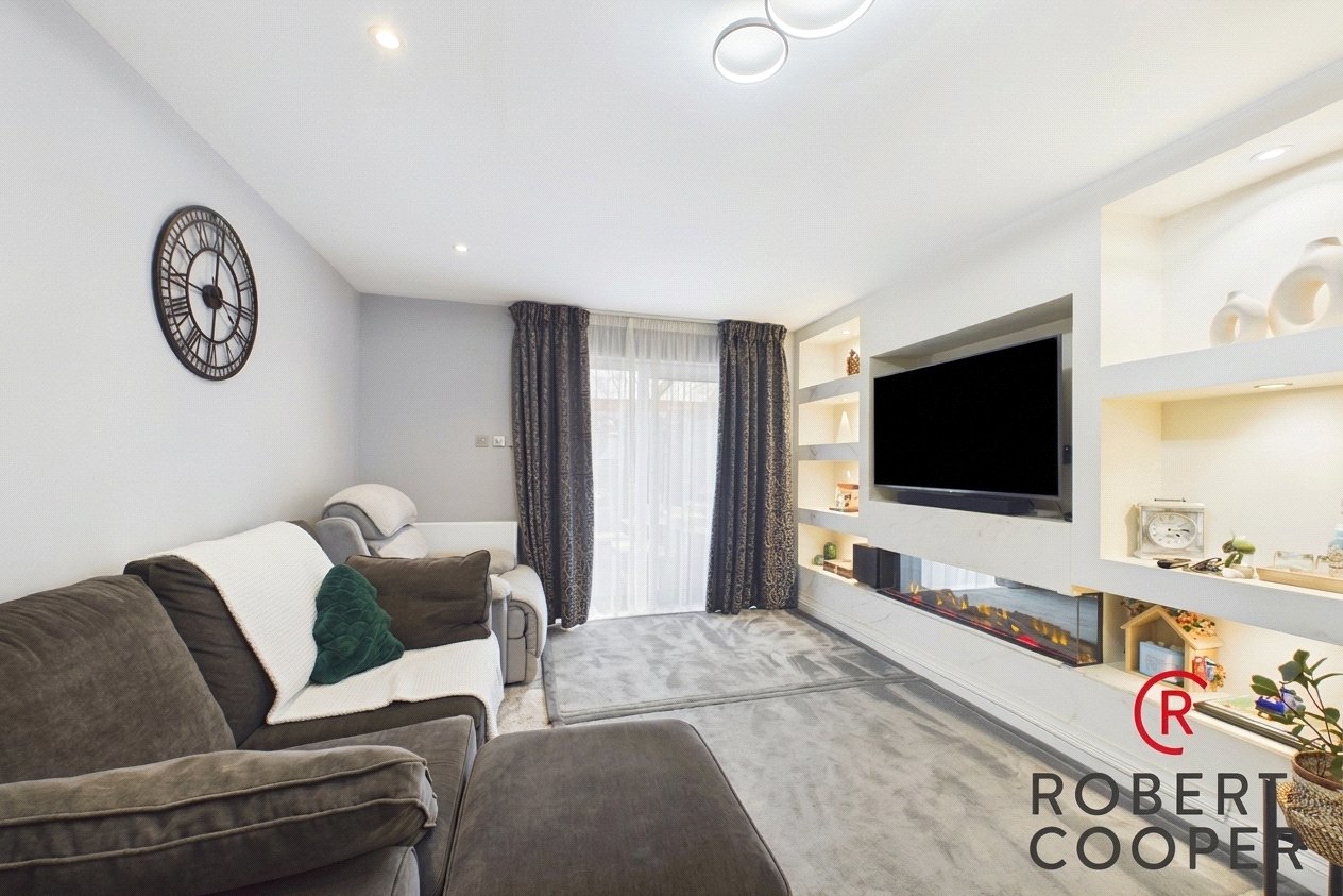 Wheatsheaf Close, Northolt, UB5, photo 3