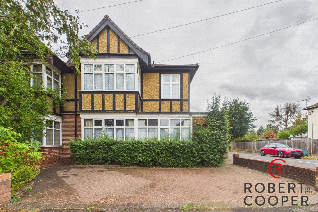 Abbotsbury Gardens, Eastcote, Middlesex, HA5