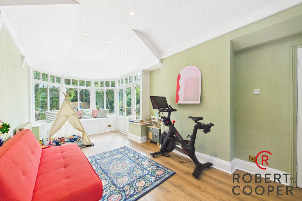 Field End Road, Pinner, HA5, photo 6