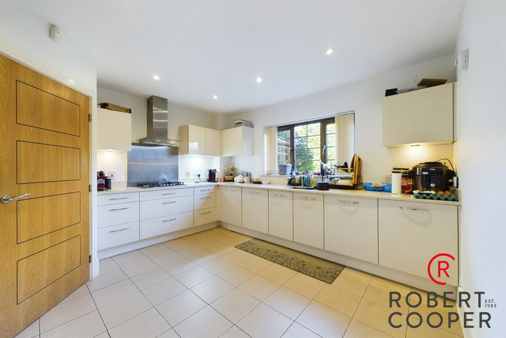 Blagrove Crescent, Pembroke Park, Ruislip, Middlesex, HA4, photo 3