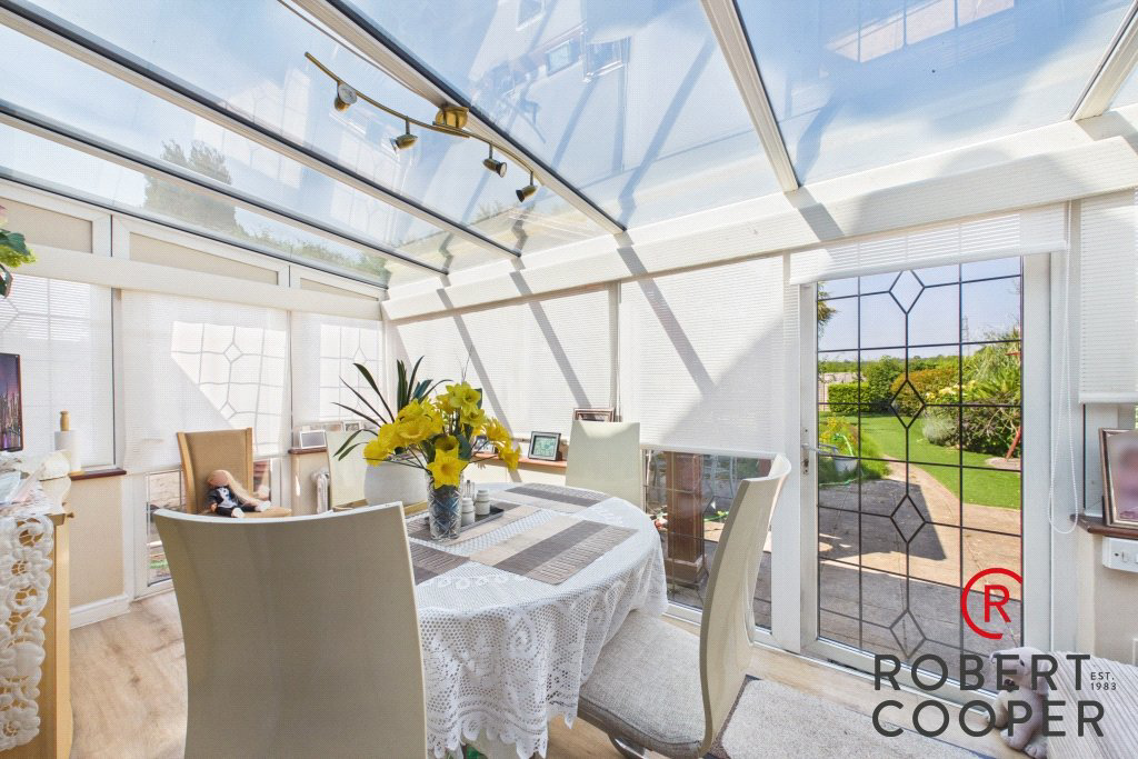 Sylvia Avenue, Hatch End, HA5, photo 11