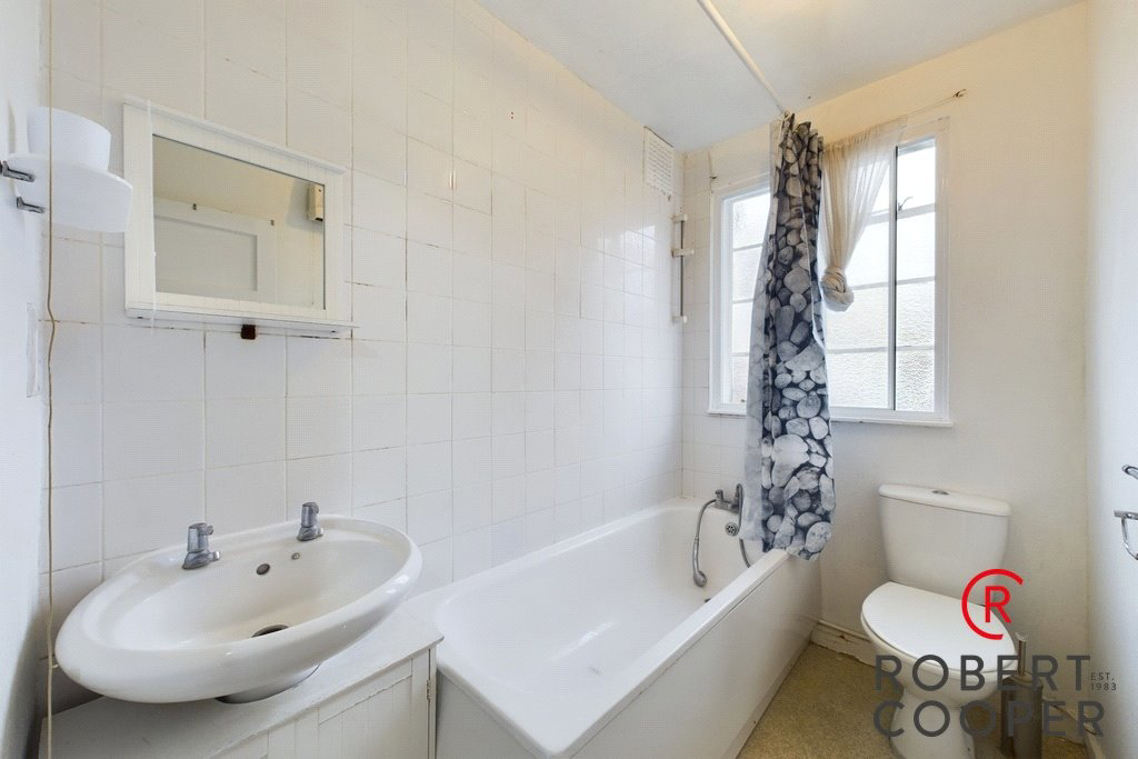 Field End Road, Eastcote, HA5, photo 2