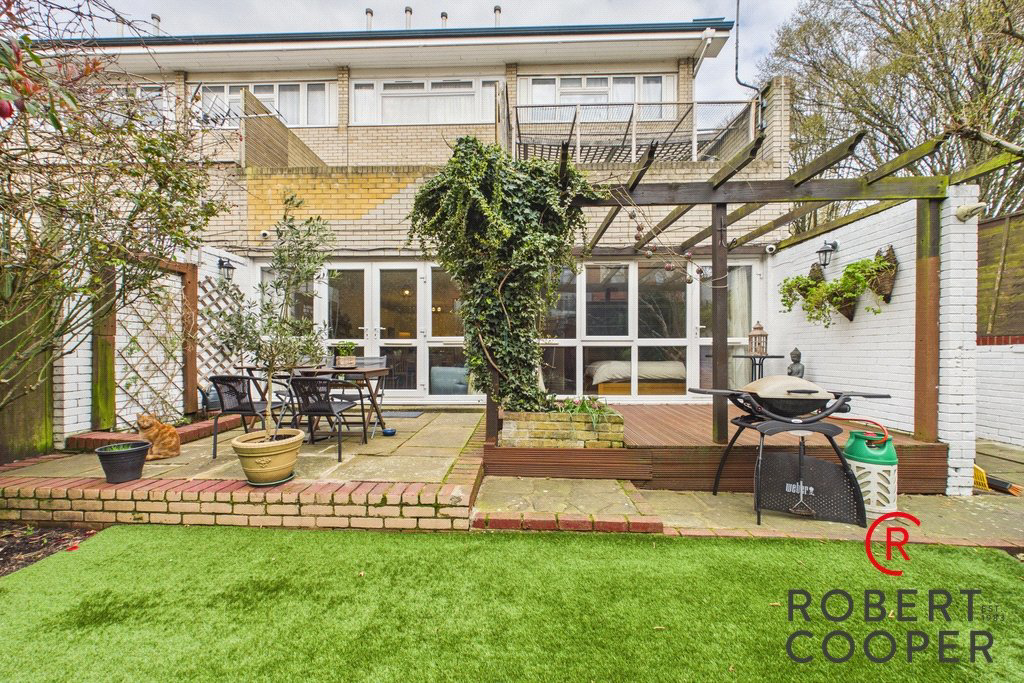 Victoria Road, South Ruislip, HA4, photo 13