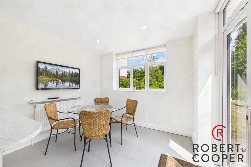 Field End Road, Pinner, Middlesex, HA5, photo 9