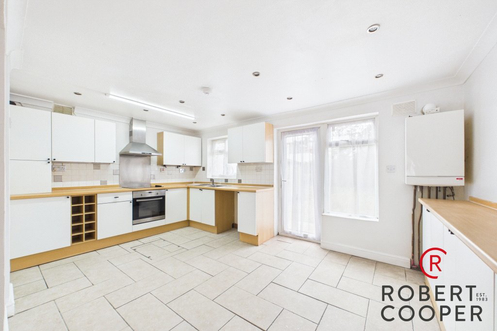 Leven Way, Hayes, UB3, photo 2