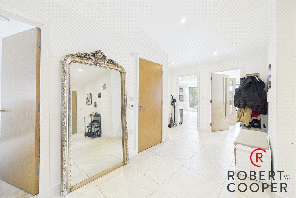 Eastcote Lane, Rayners Lane, HA2, photo 7