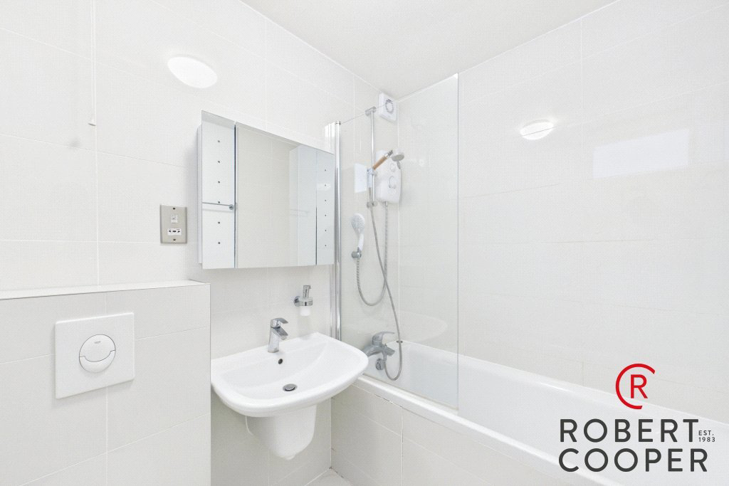 Victoria Road, Ruislip, HA4, photo 6