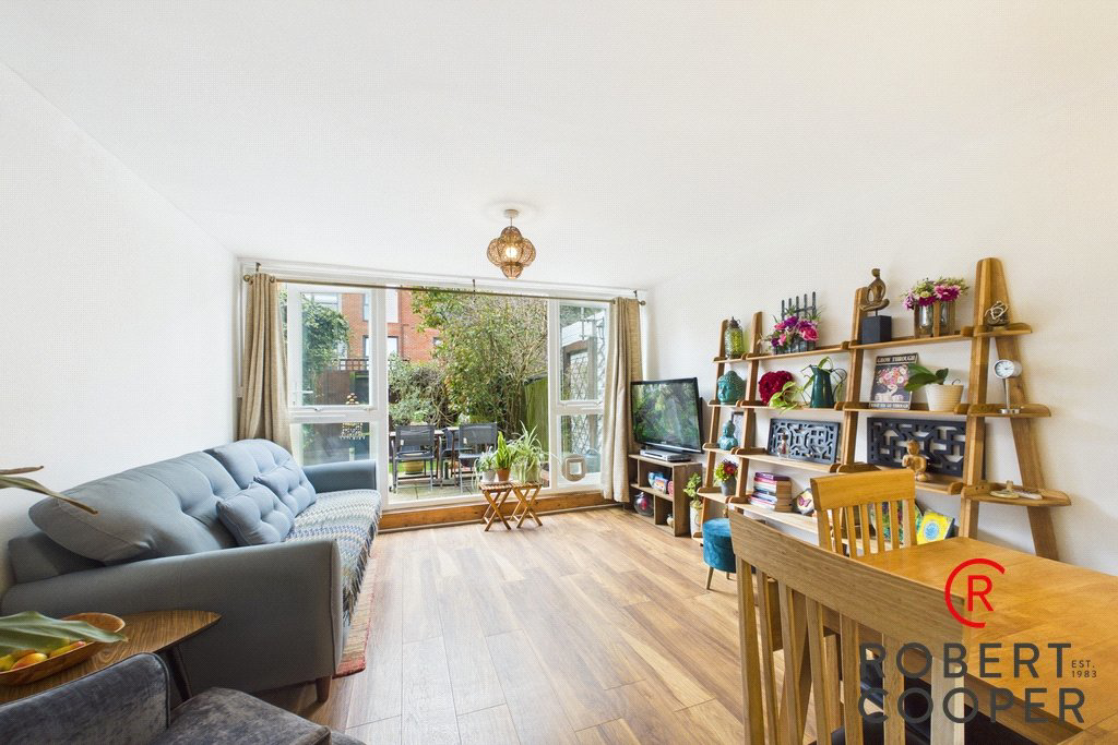 Victoria Road, South Ruislip, HA4, photo 2