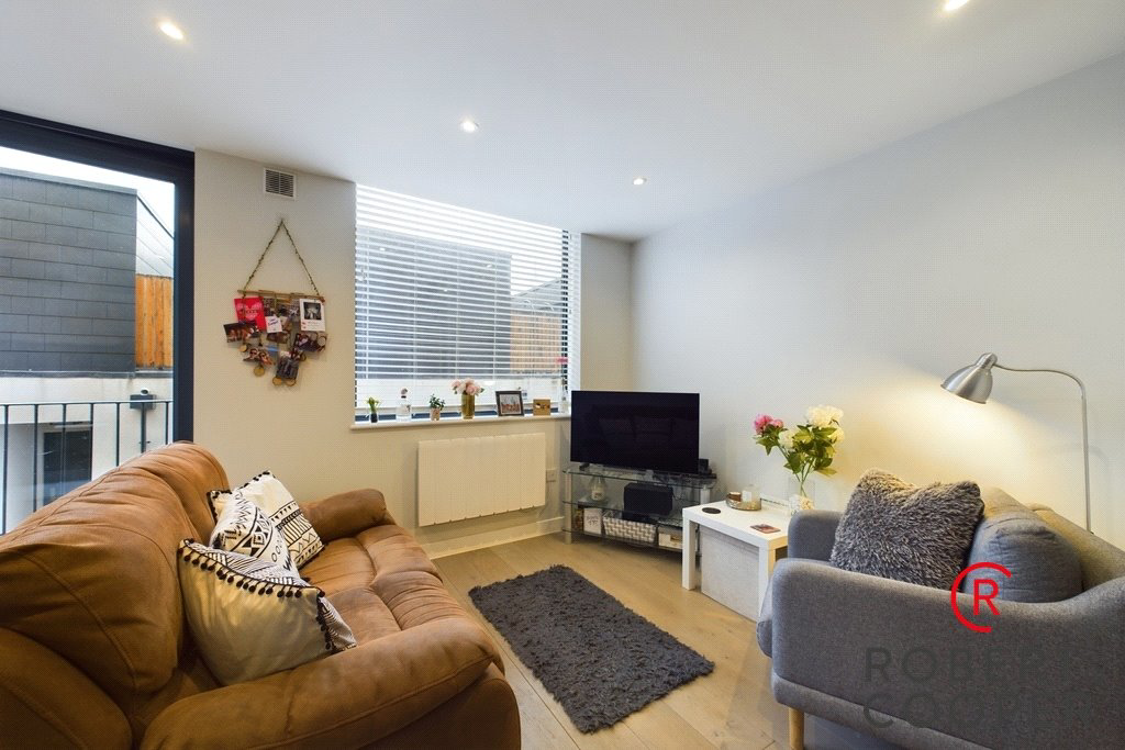 Field End Road, Ruislip, HA4