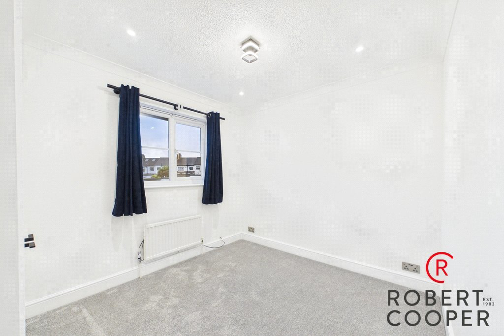 Wilder Close, Ruislip, Middlesex, HA4, photo 6