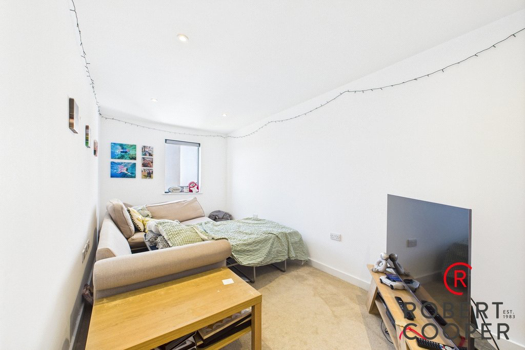 Eastcote Lane, Rayners Lane, HA2, photo 5
