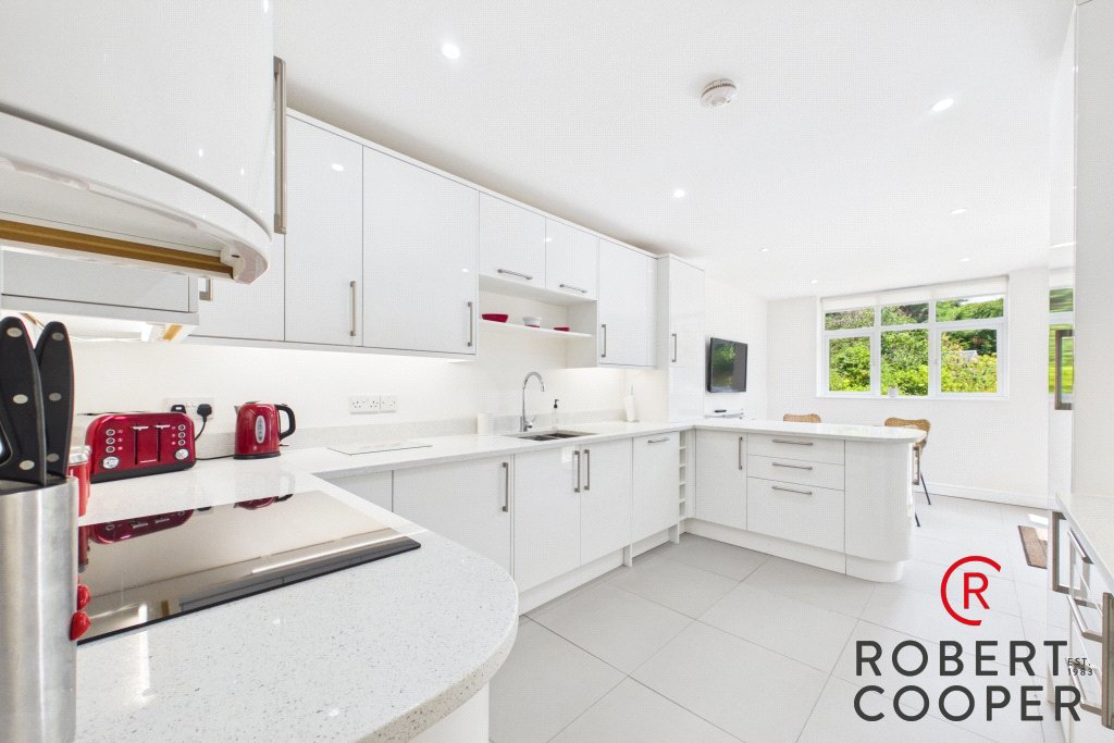 Field End Road, Pinner, Middlesex, HA5, photo 2