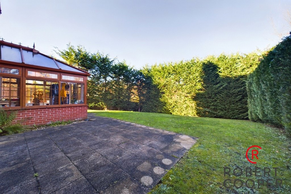 Blagrove Crescent, Pembroke Park, Ruislip, Middlesex, HA4, photo 8
