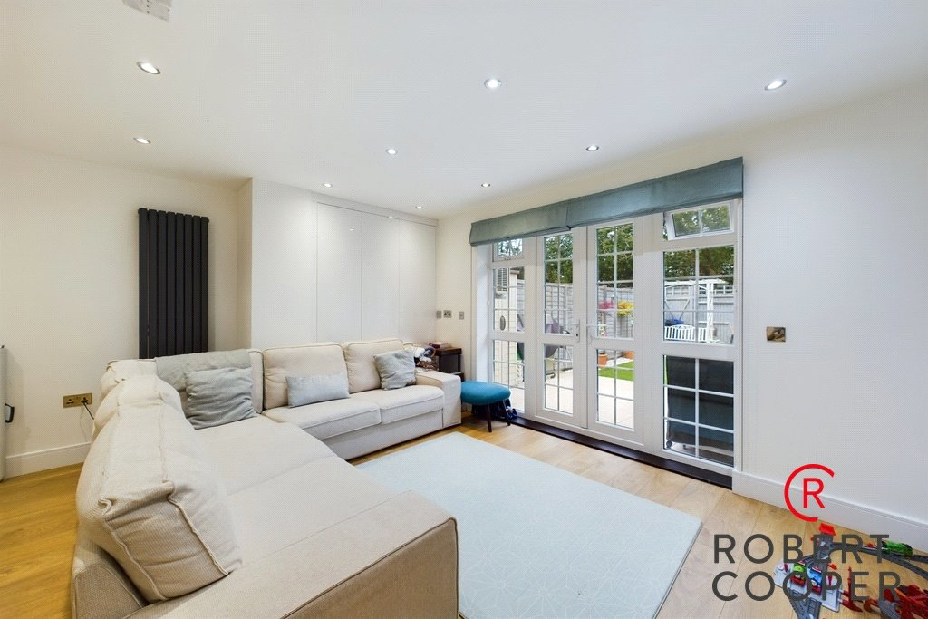 Coleridge Drive, Ruislip, HA4, photo 2