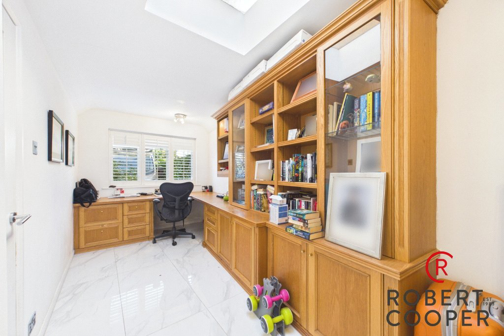 The Chase, Eastcote, Middlesex, HA5, photo 9