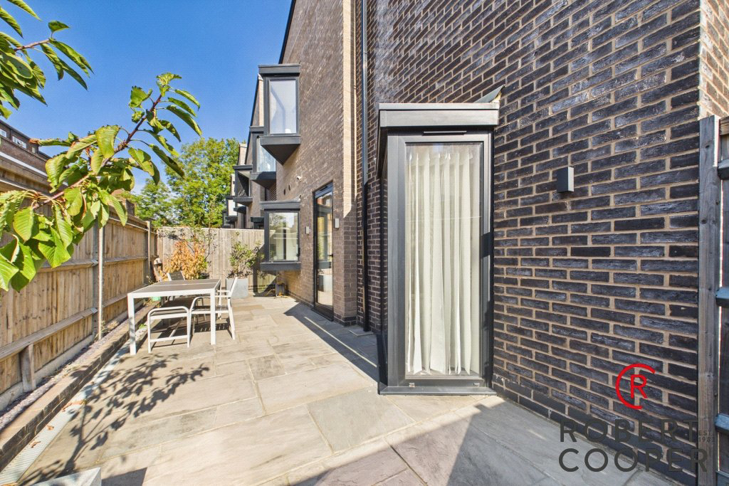 Greycote Place, Ruislip, HA4, photo 8