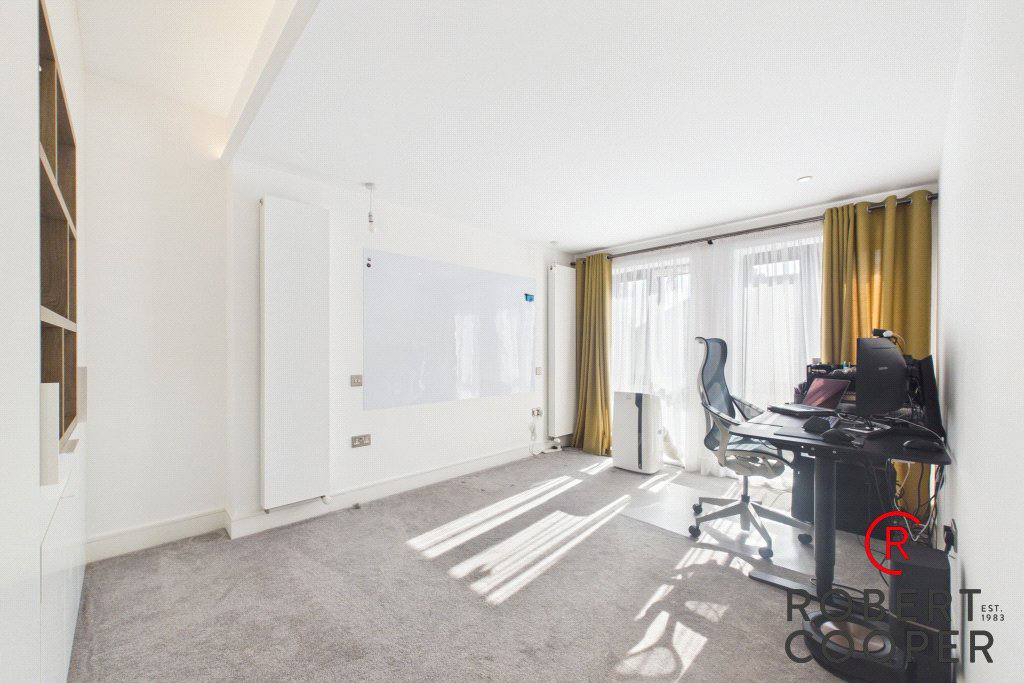 Greycote Place, Ruislip, HA4, photo 7