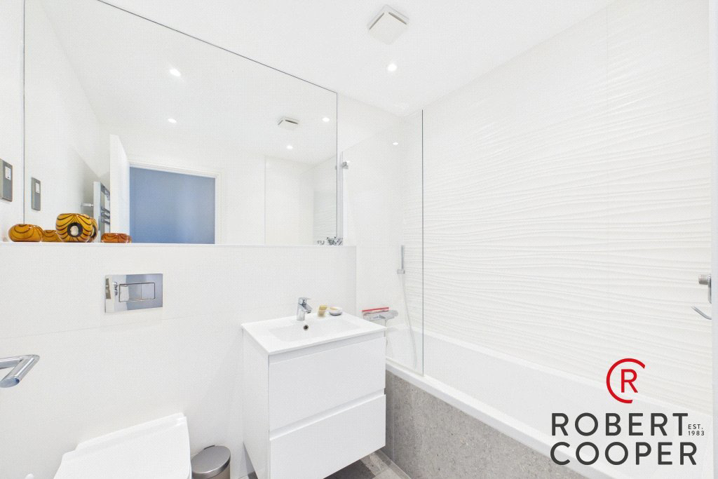 Greycote Place, Ruislip, HA4, photo 6
