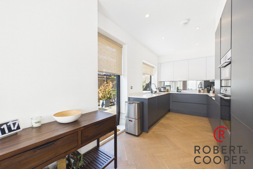 Greycote Place, Ruislip, HA4, photo 10