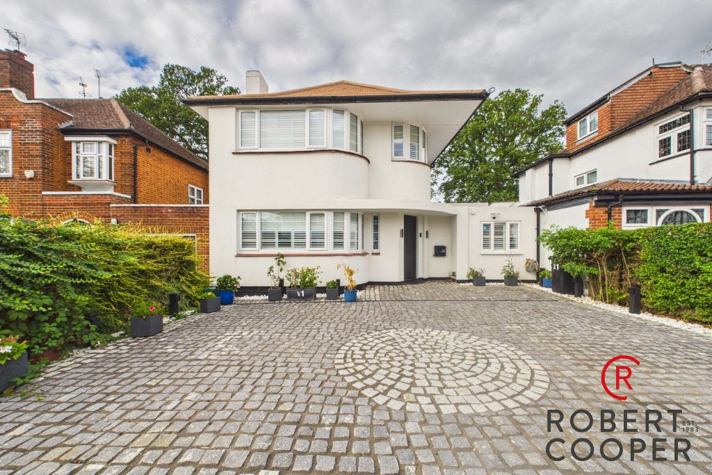 Pamela Gardens, Pinner, HA5