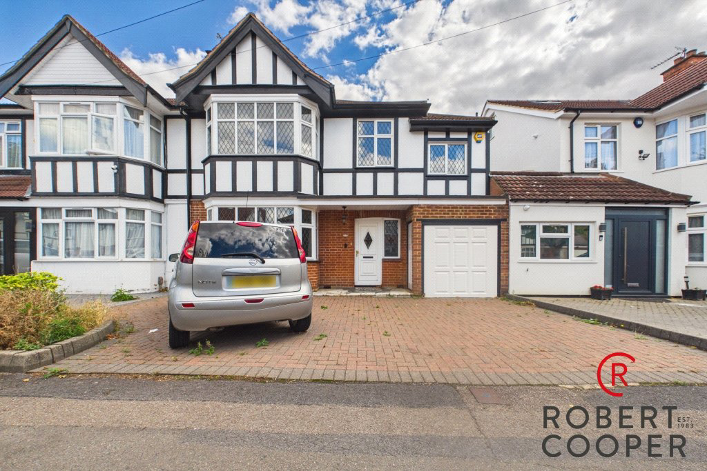 Abbotsbury Gardens, Pinner, HA5