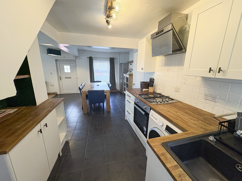 New Street, Kidwelly, Carmarthenshire., photo 7
