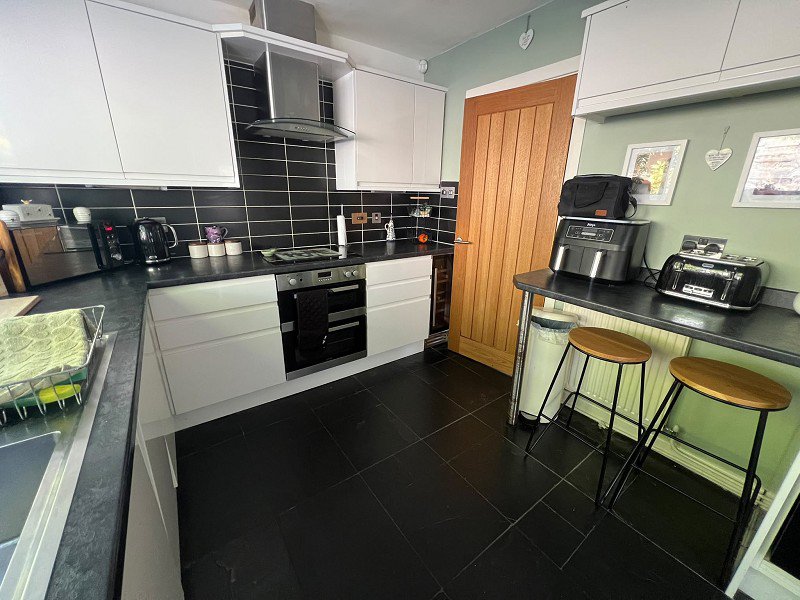 Woodlands Park Drive, Neath, Port Talbot., photo 9