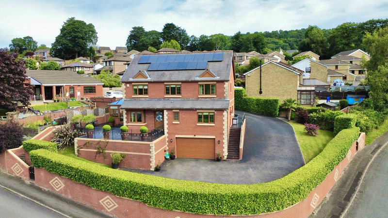 Ffordd Brynheulog, Pontardawe, Swansea.