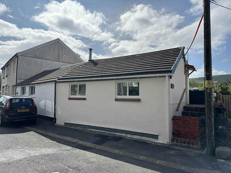 Heol Tawe, Abercrave, Powys.