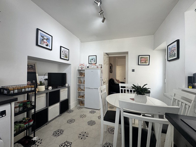 Wind Street, Ammanford, Carmarthenshire., photo 8