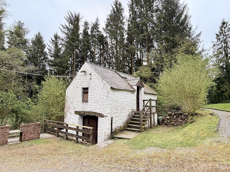 Pen Arthur, Gwynfe, Llangadog, Carmarthenshire., photo 4