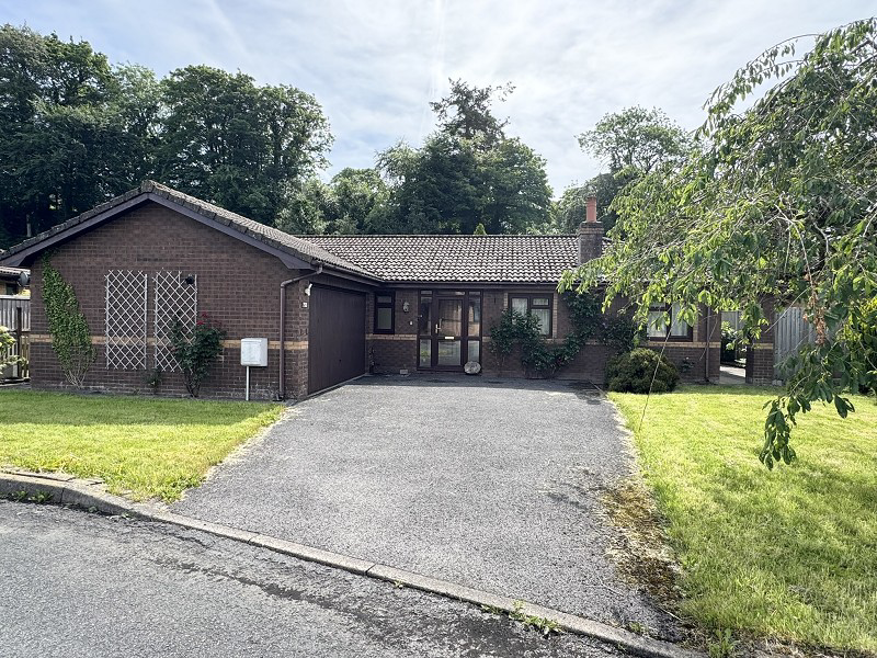 Llys Llanfair
