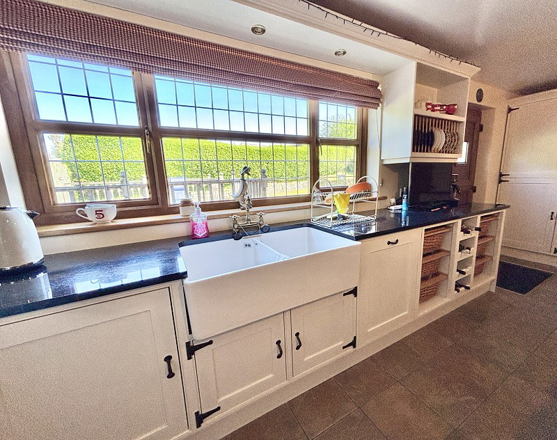 Neath Road, Pontardawe, Swansea., photo 12