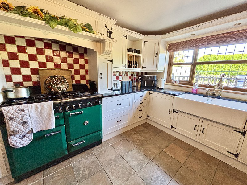 Neath Road, Pontardawe, Swansea., photo 10