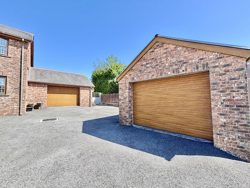 Neath Road, Pontardawe, Swansea., photo 37
