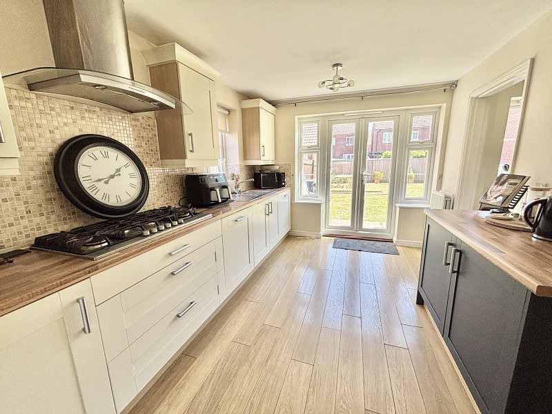 Llys Rhaeadr, Godrergraig, Swansea., photo 5
