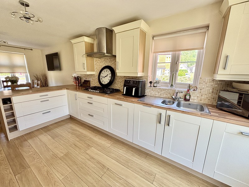 Llys Rhaeadr, Godrergraig, Swansea., photo 6
