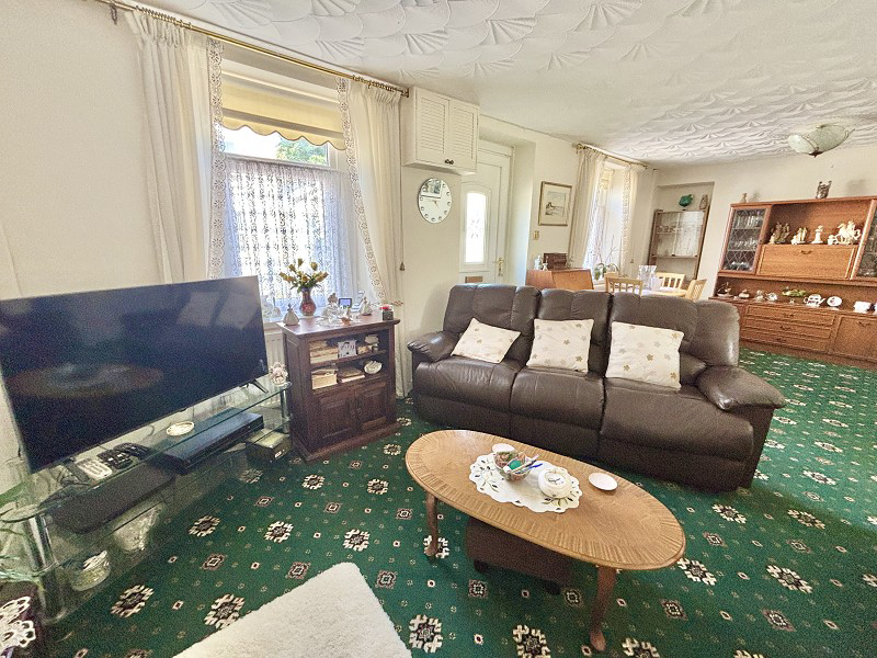 Orchard Street, Pontardawe, Swansea., photo 6