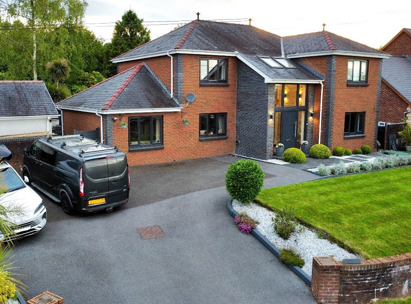 Hafod Road, Tycroes, Ammanford, Carmarthenshire.