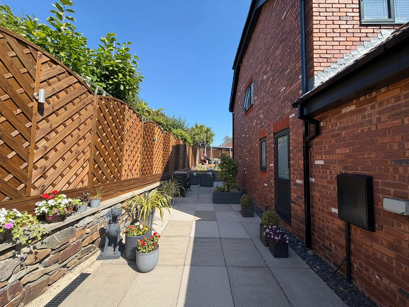 Rowan Tree Close, Bryncoch, Neath, Neath Port Talbot., photo 22