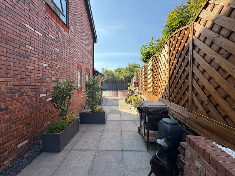 Rowan Tree Close, Bryncoch, Neath, Neath Port Talbot., photo 23