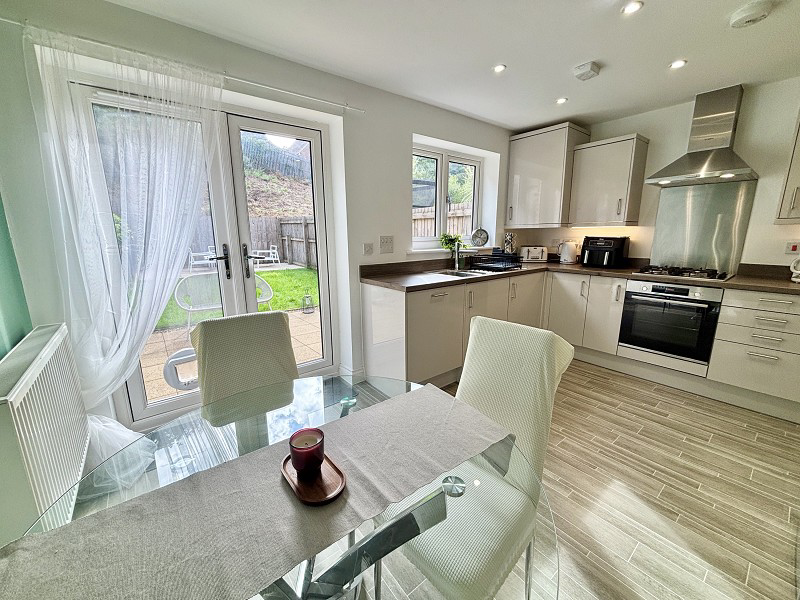 Clos Gelli Wen, Alltwen, Pontardawe, Swansea., photo 9