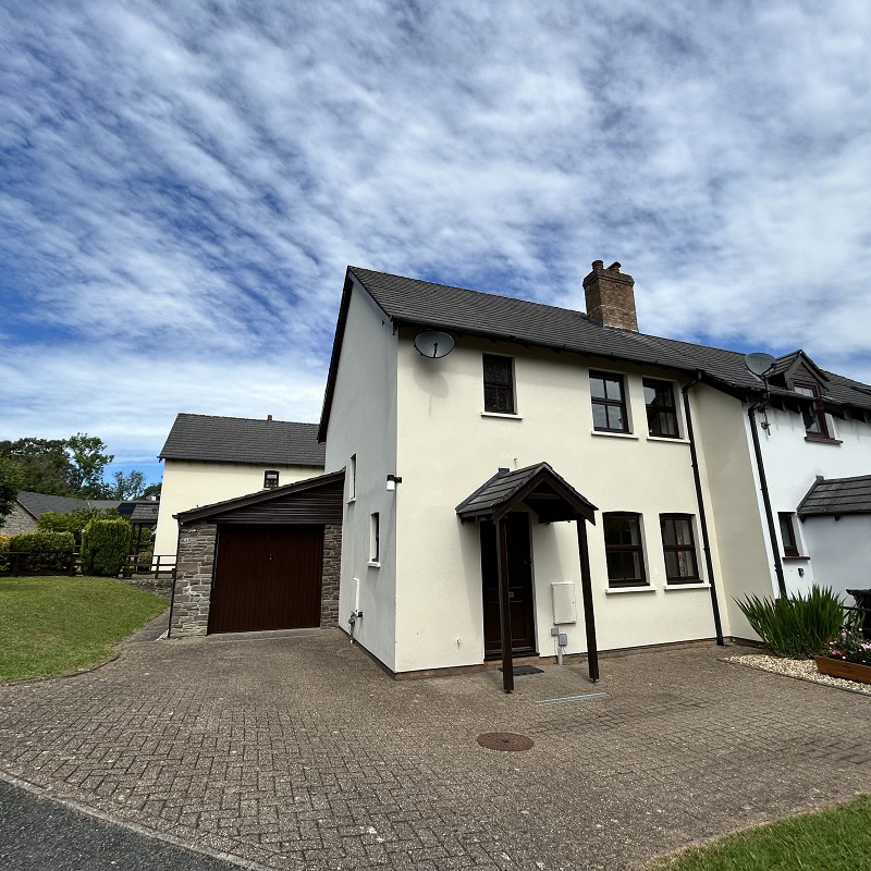 Meadow Side, Llanspyddid, Brecon, Powys.