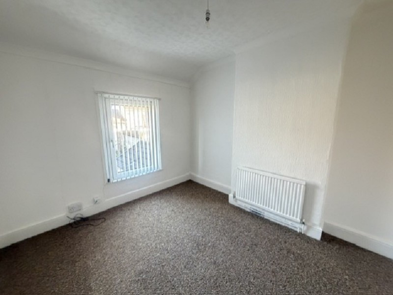 High Street, Glynneath, Neath, Port Talbot., photo 8