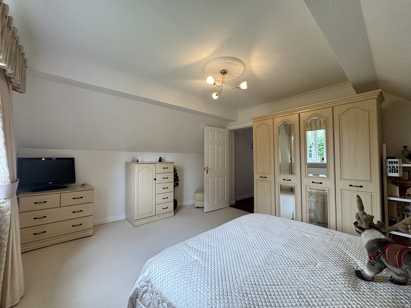 Royal Oak Court, Llandybie, Ammanford, Carmarthenshire., photo 31