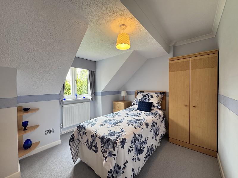 Royal Oak Court, Llandybie, Ammanford, Carmarthenshire., photo 32
