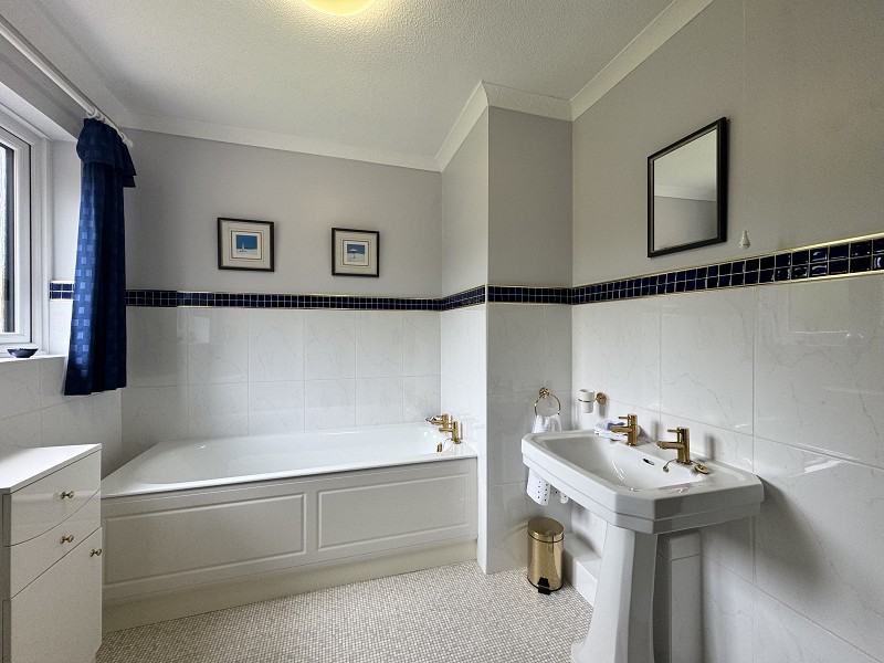 Royal Oak Court, Llandybie, Ammanford, Carmarthenshire., photo 24